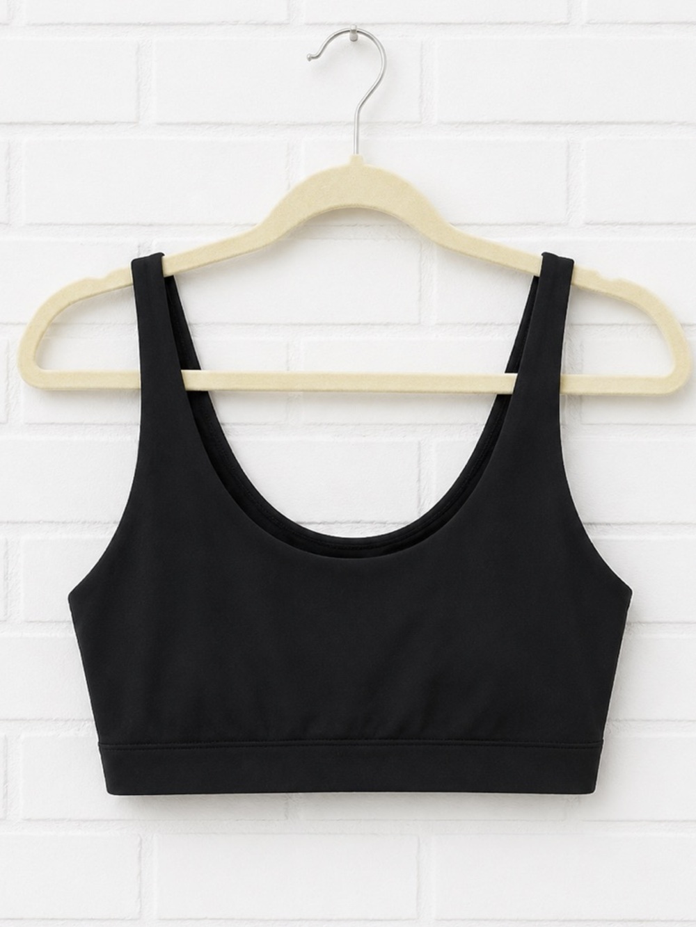 Vuori Sports Bra Daily Bra in Black size XL yoga Pilates workout gym